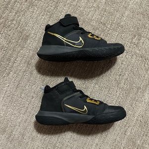 Nike Kyrie Boys High Top